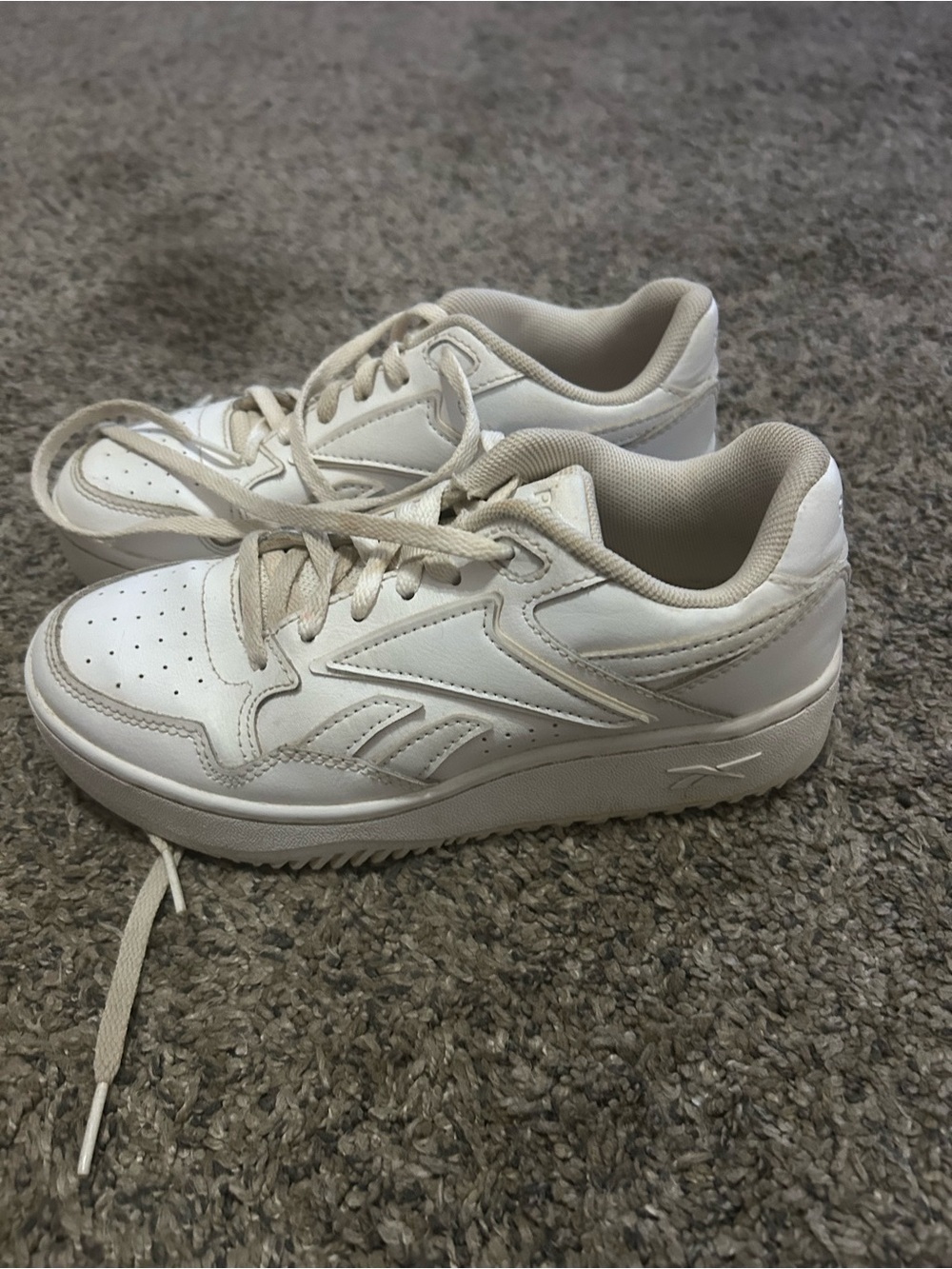 Reebok ATR Chill Sneaker - Girls size 1 White
